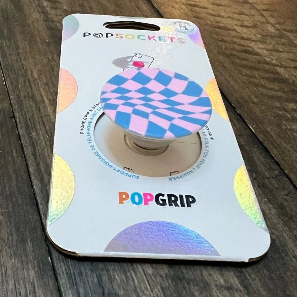 Popsockets | Wavy Checker Pattern Phone Socket Holder